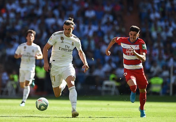 Bale (L) set up Benzema's goal